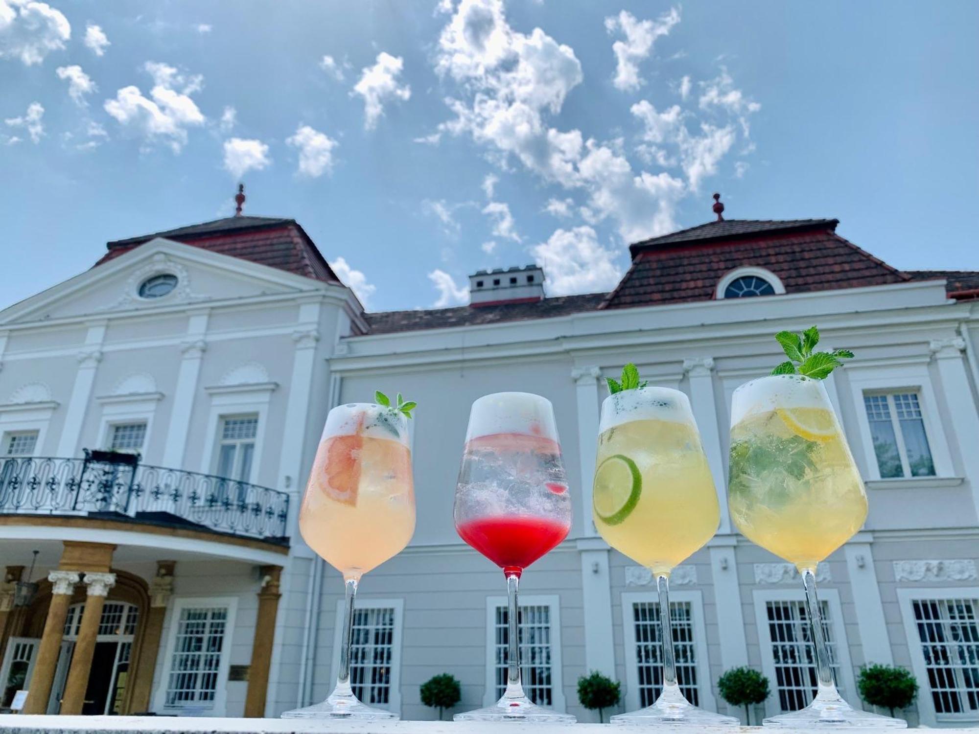 Art Hotel Kastiel Tomasov Ngoại thất bức ảnh