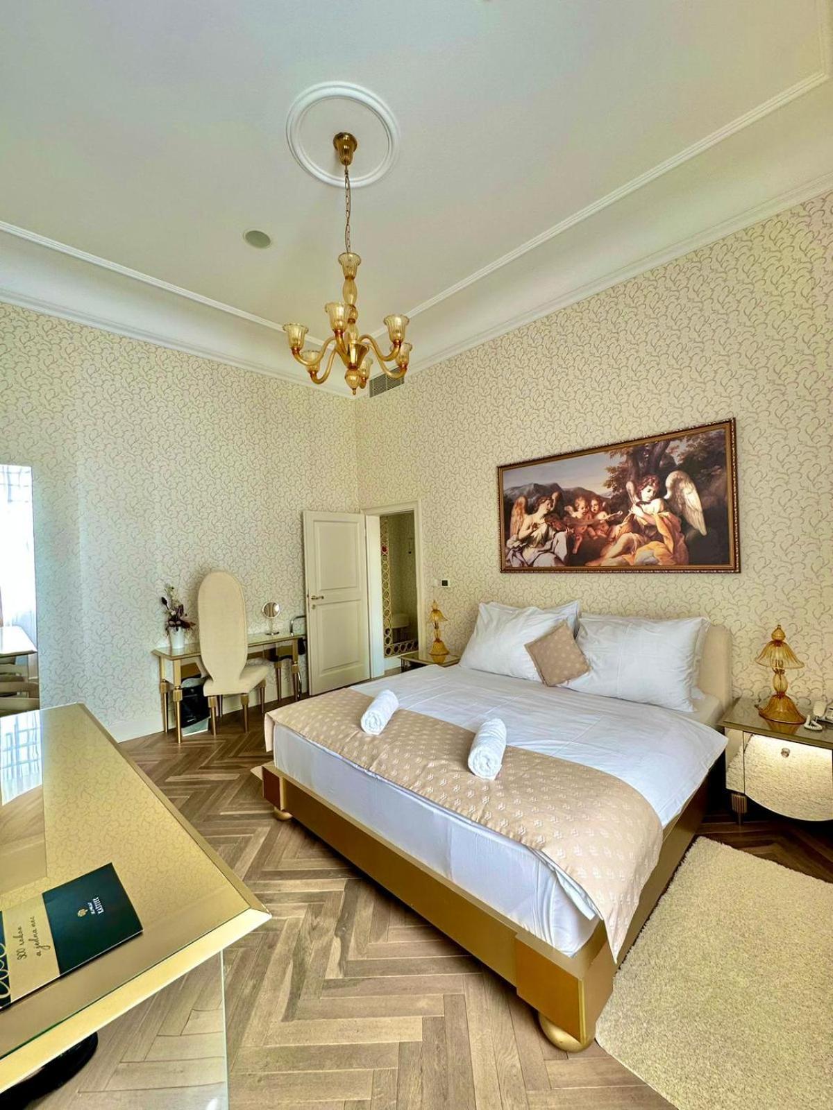 Art Hotel Kastiel Tomasov Ngoại thất bức ảnh
