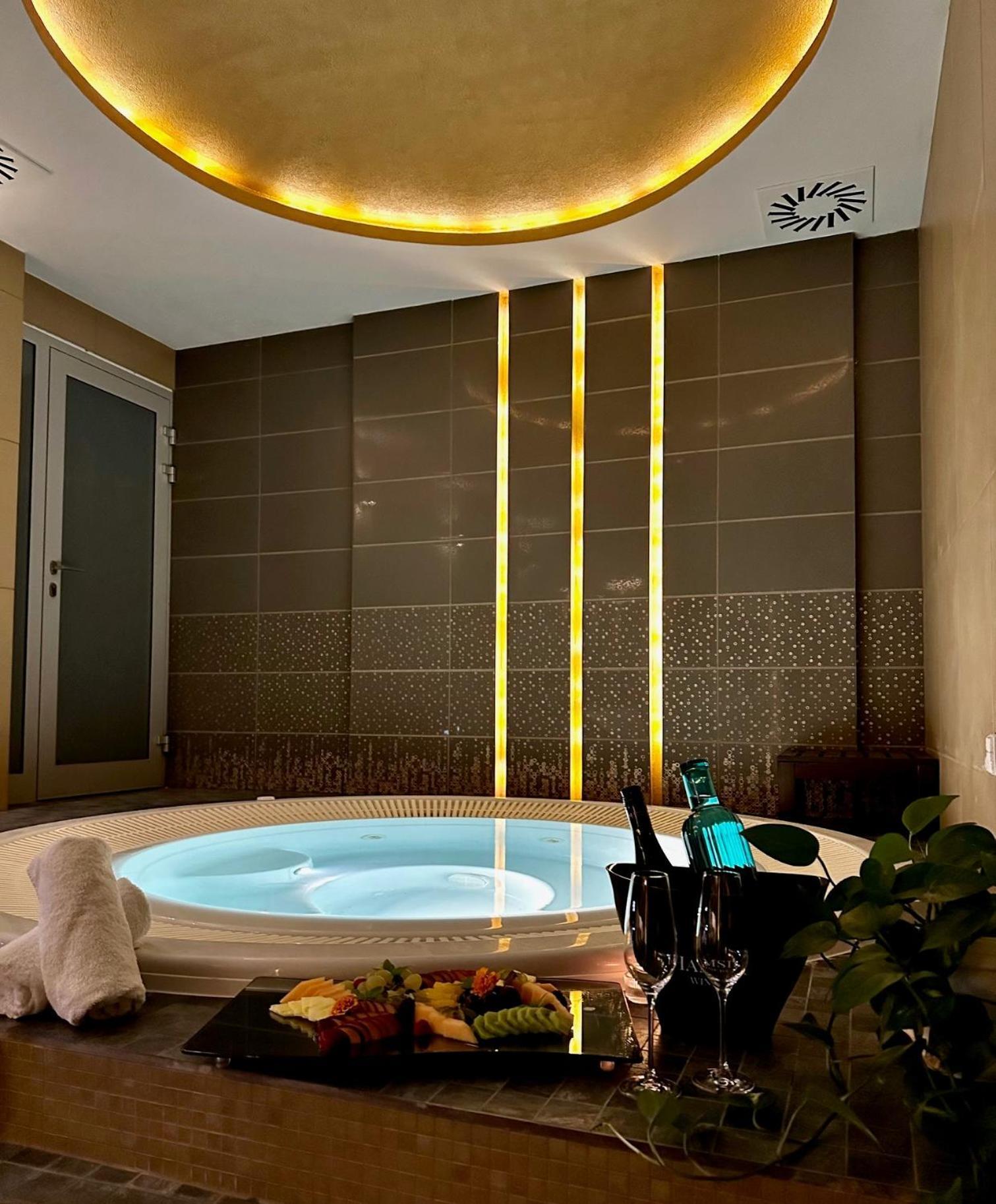 Art Hotel Kastiel Tomasov Ngoại thất bức ảnh