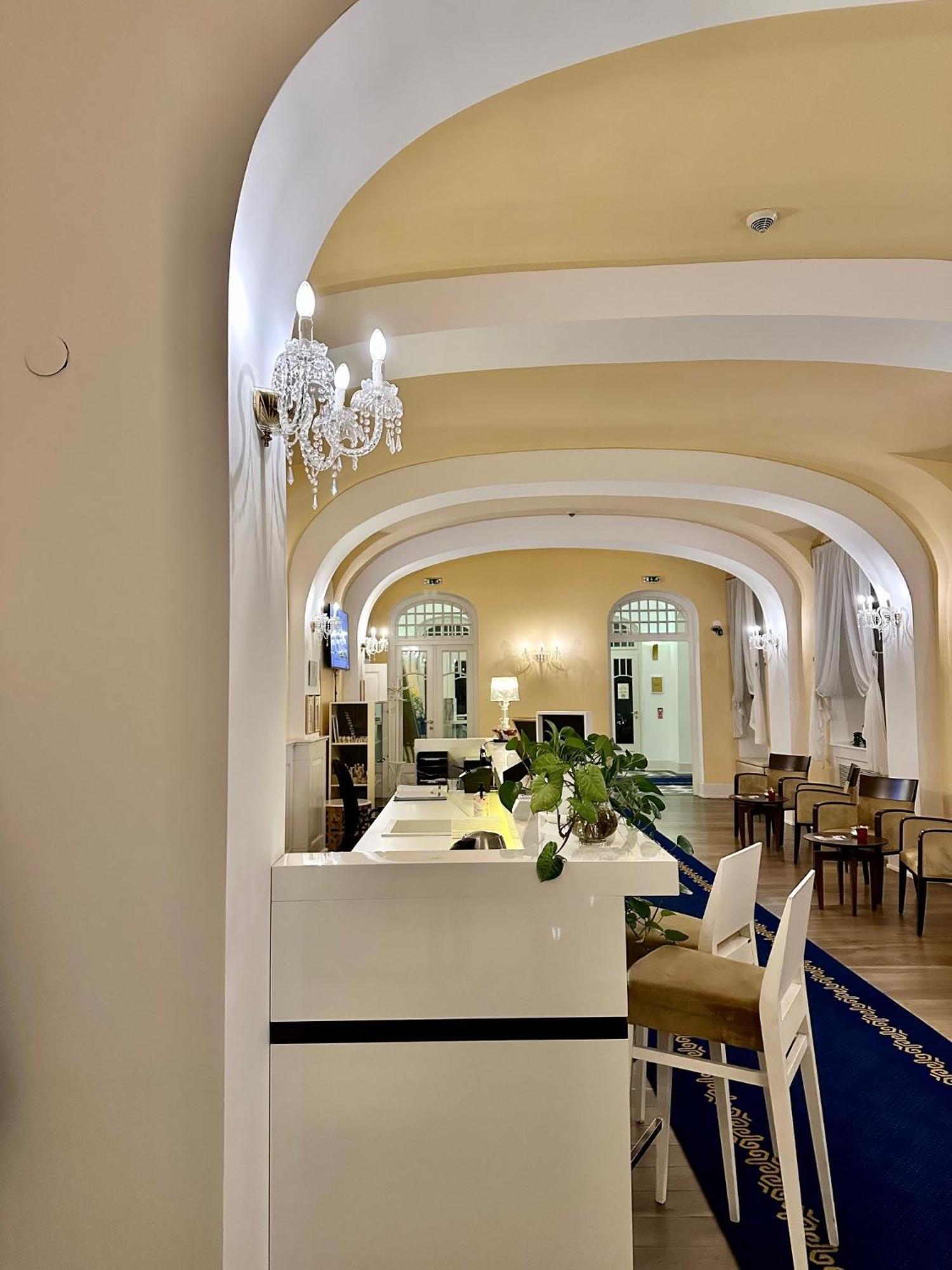 Art Hotel Kastiel Tomasov Ngoại thất bức ảnh