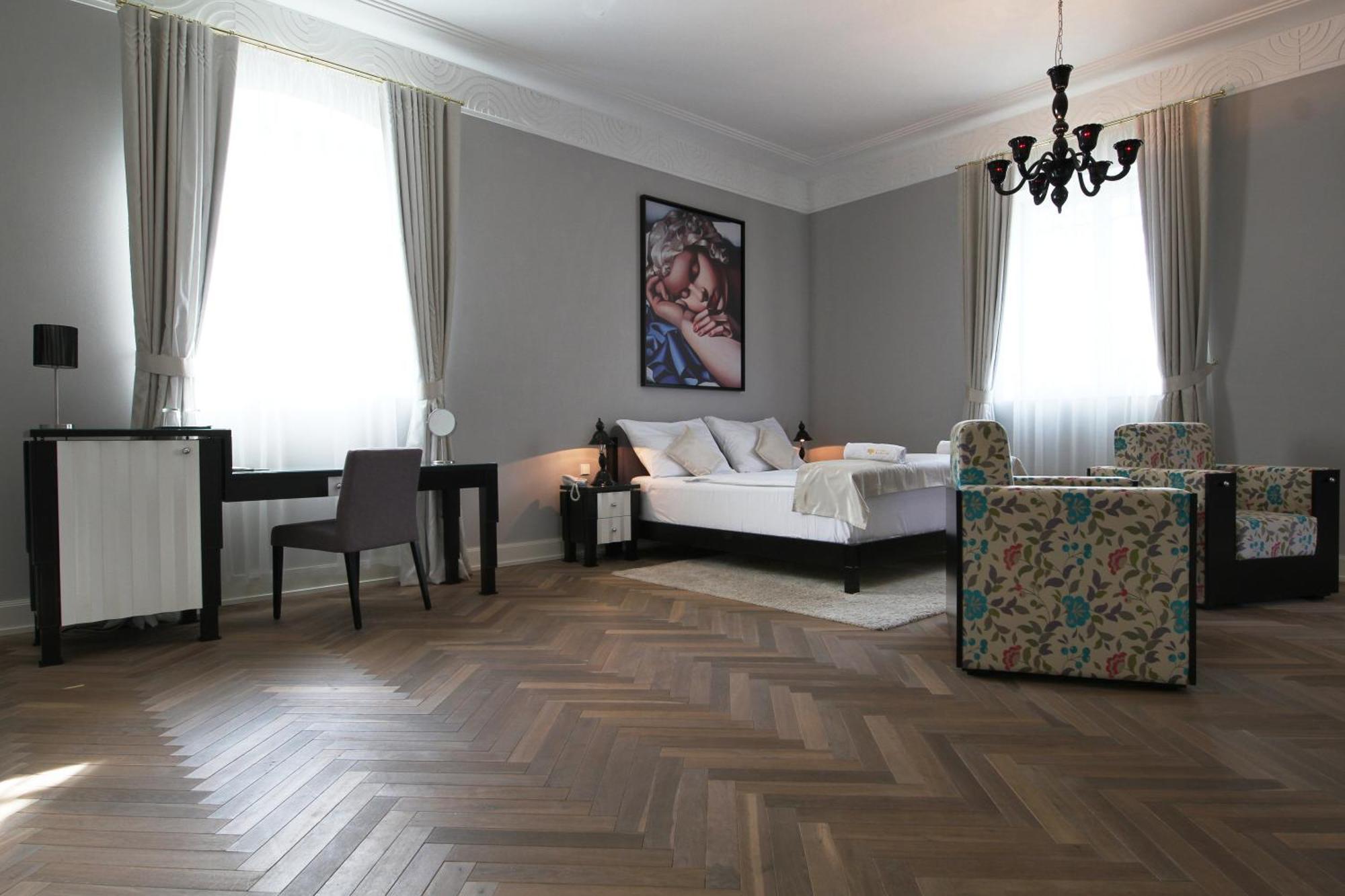 Art Hotel Kastiel Tomasov Phòng bức ảnh