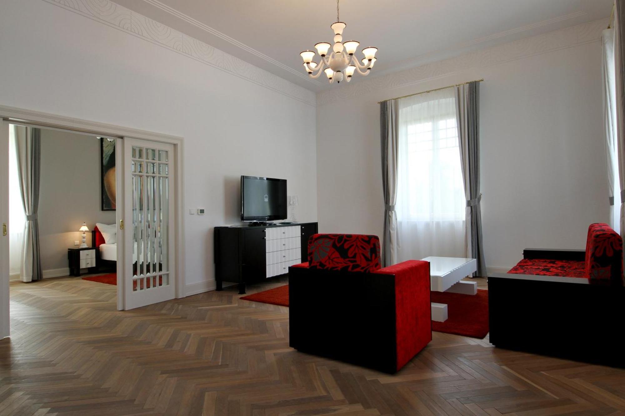 Art Hotel Kastiel Tomasov Phòng bức ảnh