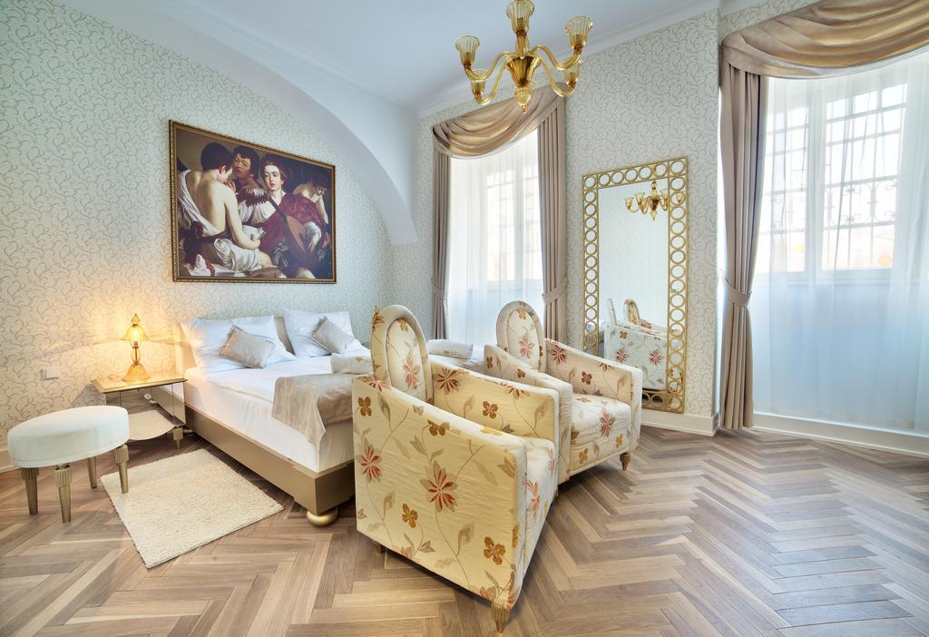 Art Hotel Kastiel Tomasov Phòng bức ảnh