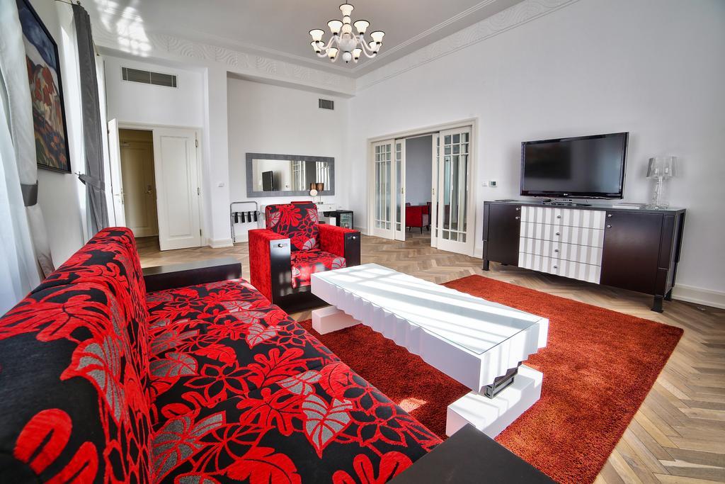 Art Hotel Kastiel Tomasov Phòng bức ảnh