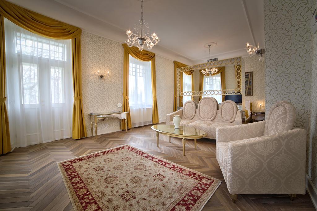 Art Hotel Kastiel Tomasov Ngoại thất bức ảnh
