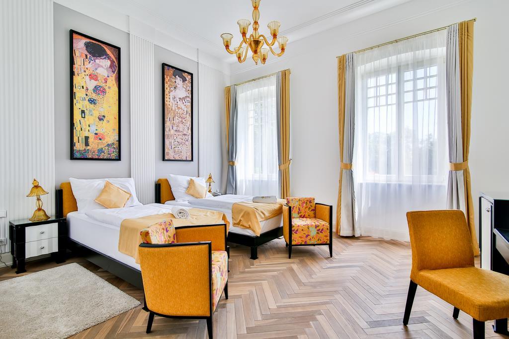 Art Hotel Kastiel Tomasov Ngoại thất bức ảnh